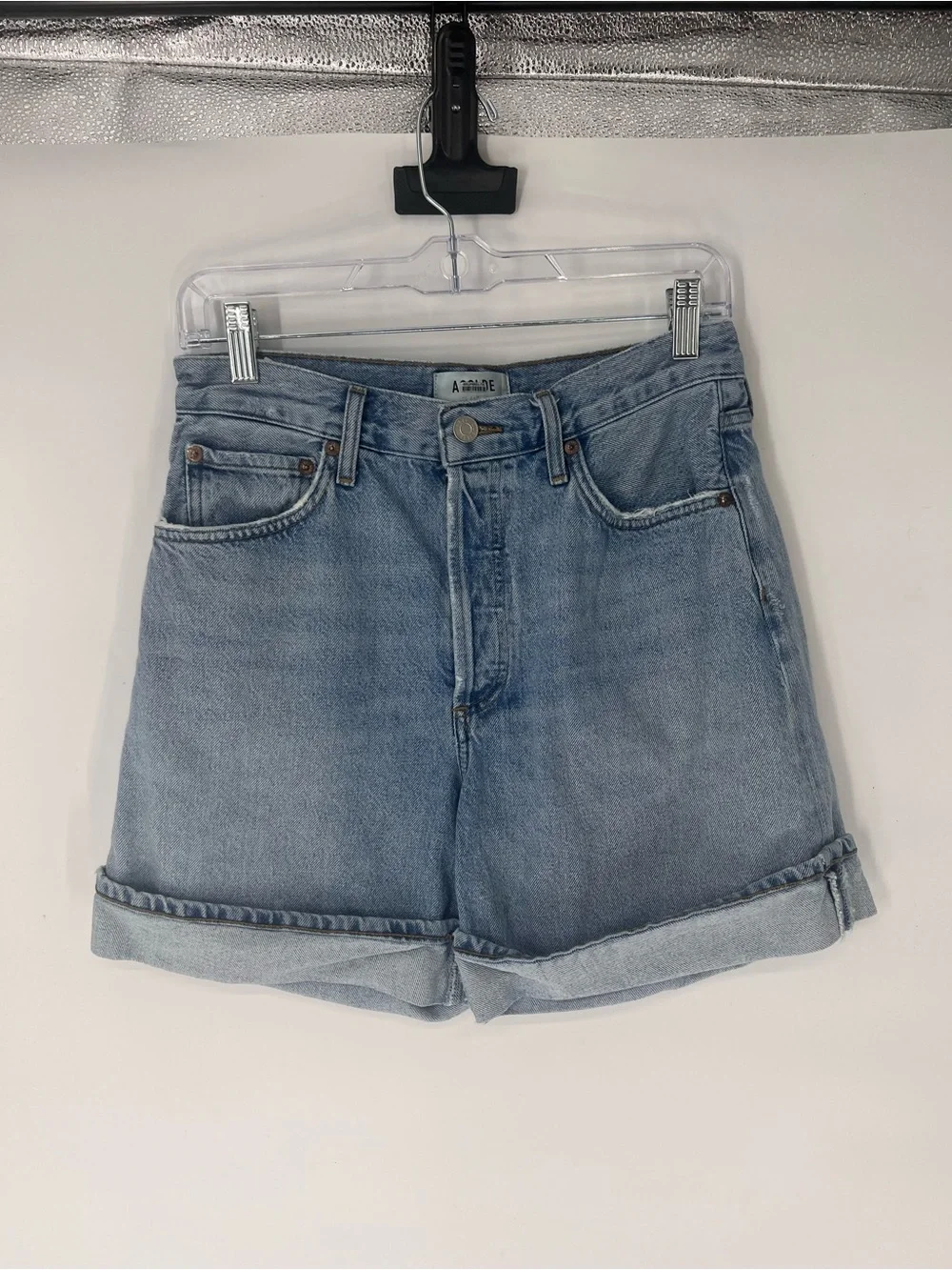 Agolde Dame Light Wash High-Rise Rolled Hem Long Inseam Classic Denim Shorts 27